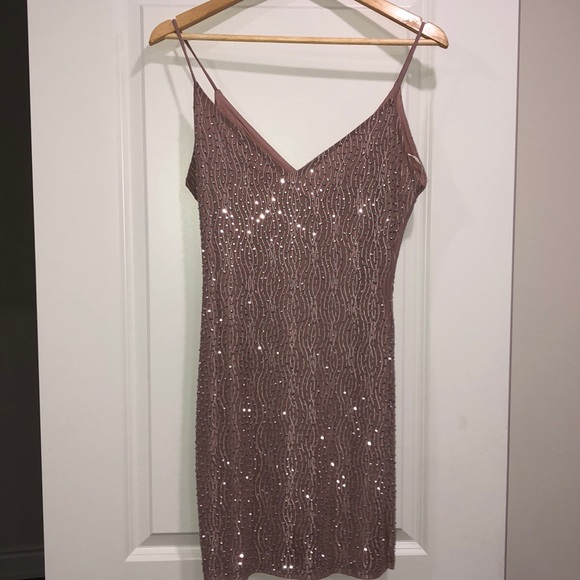 Dress - Picture 1 of 4